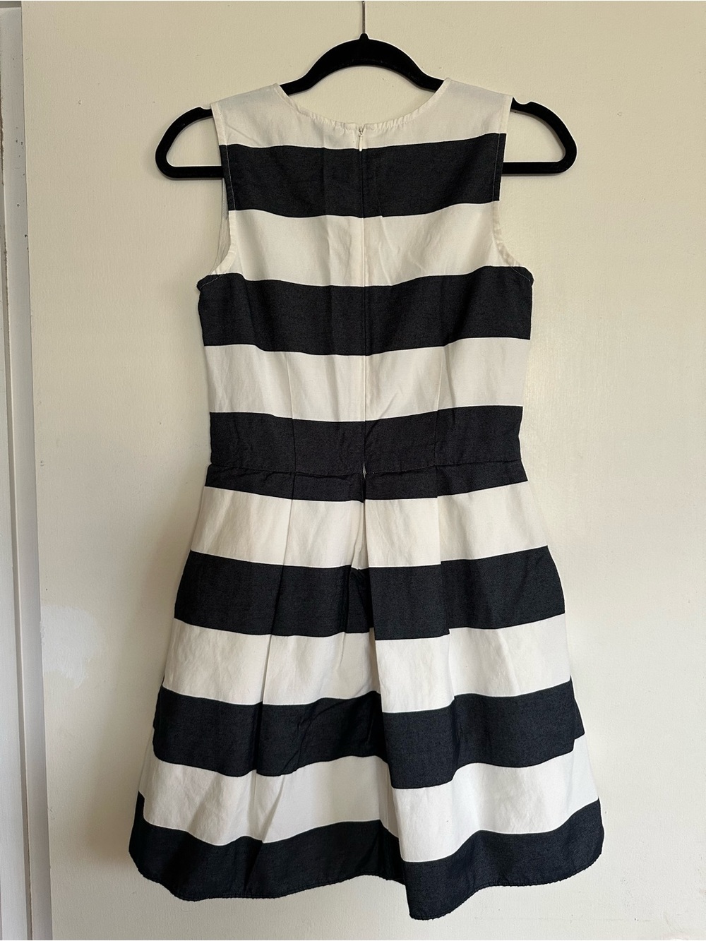 GAP Black & White Striped Sleeveless Mini Dress - Picture 2 of 3